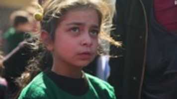 Descarga gratuita 200310161036 01 Idlib School Displaced Cnn Exlarge 169 foto o imagen gratis para editar con el editor de imágenes en línea GIMP