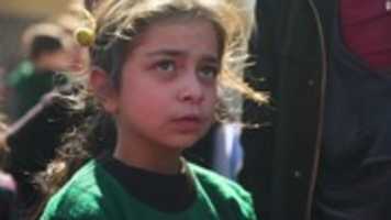 تنزيل مجاني 200310161036 01 Idlib School Displaced Cnn Exlarge 169 صورة مجانية أو صورة لتحريرها باستخدام محرر الصور عبر الإنترنت GIMP