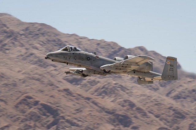 Free download a 10 thunderbolt ii free picture to be edited with GIMP free online image editor