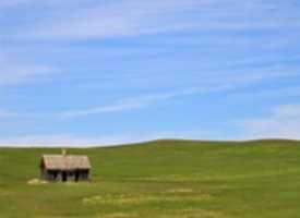 Безкоштовно завантажте безкоштовну фотографію або малюнок Abandoned House on the Prairie для редагування за допомогою онлайн-редактора зображень GIMP