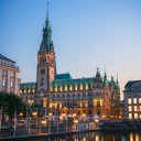A city with a large building and a river  screen for extension Chrome web store in OffiDocs Chromium
