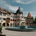 A fountain in the middle of a town square  screen for extension Chrome web store in OffiDocs Chromium