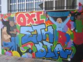 Téléchargez gratuitement A Graffiti Against School Violence photo ou image gratuite à éditer avec l'éditeur d'images en ligne GIMP