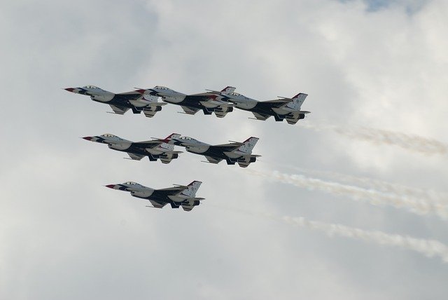 Muat turun percuma air force thunder birds air menunjukkan gambar percuma untuk disunting dengan editor imej dalam talian percuma GIMP