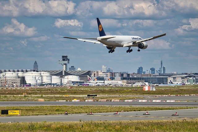 Free download airplane aircraft flying airliner free picture to be edited with GIMP free online image editor