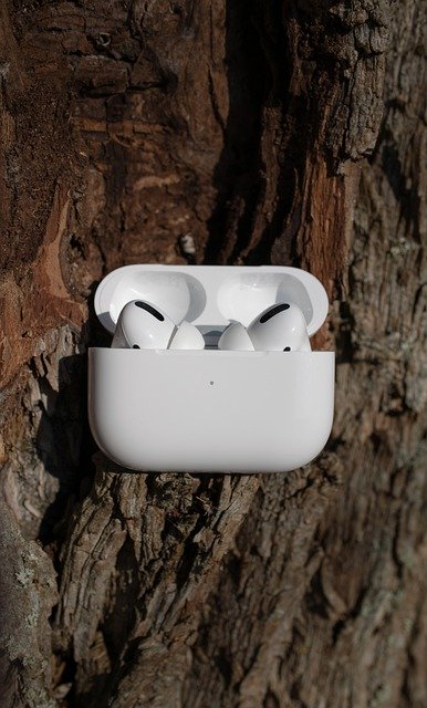 Gratis download airpods per hoofdtelefoon headset gratis foto om te bewerken met GIMP gratis online afbeeldingseditor