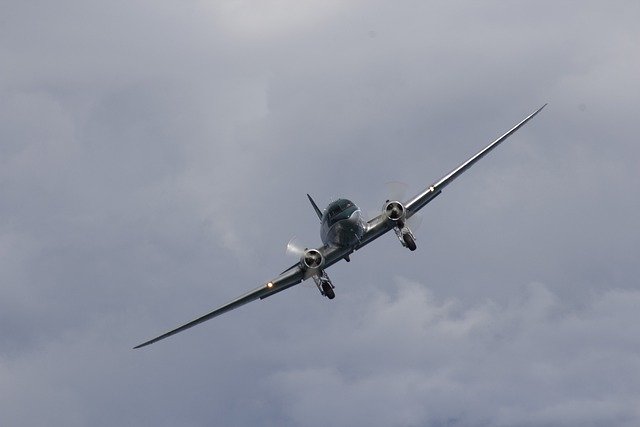 Téléchargement gratuit de l'image gratuite airshow bray aviation dc3 à modifier avec l'éditeur d'images en ligne gratuit GIMP