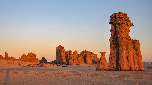 免费下载阿尔及利亚 tassili 免费图片的沙漠，使用 GIMP 免费在线图像编辑器进行编辑