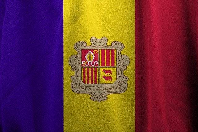 Gratis download Andorra Flag Symbol - gratis illustratie om te bewerken met de gratis online afbeeldingseditor van GIMP