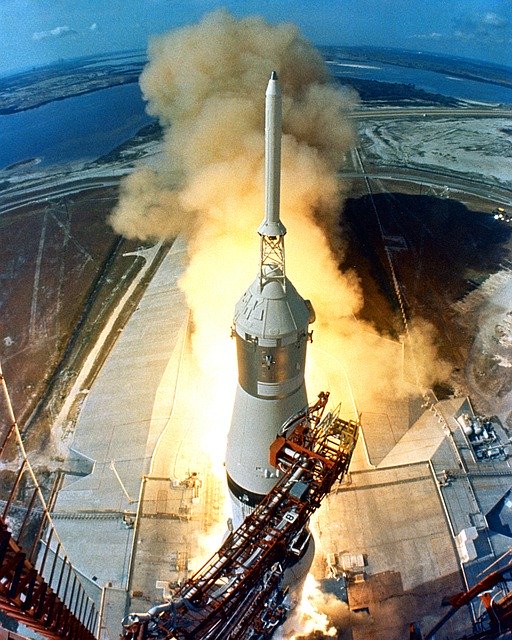 Free download apollo 11 begin rocket launch free picture to be edited with GIMP free online image editor