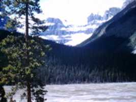 Unduh gratis Athabasca Glacier foto atau gambar gratis untuk diedit dengan editor gambar online GIMP