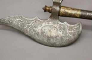 Muat turun percuma Axe-pistol of Grand Duke Ferdinand I de Medici foto atau gambar percuma untuk diedit dengan editor imej dalam talian GIMP