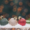 Balls decorate the pine tree  screen for extension Chrome web store in OffiDocs Chromium