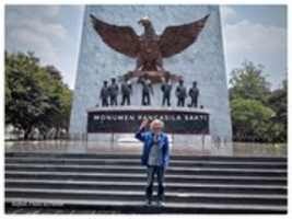 Free download Bapak Puisi Se Dunia Di Monumen Pancasila Sakti free photo or picture to be edited with GIMP online image editor