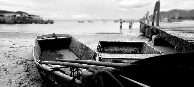Free download barco praia rowing preto e branco free picture to be edited with GIMP free online image editor