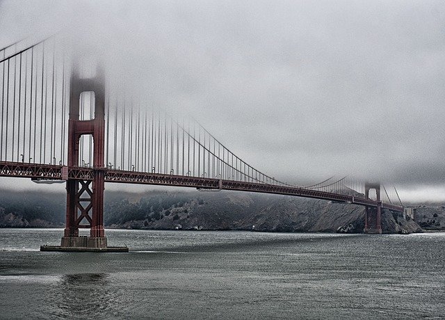 Téléchargement gratuit de Bay Bridge San Francisco Fog - photo ou image gratuite à éditer avec l'éditeur d'images en ligne GIMP