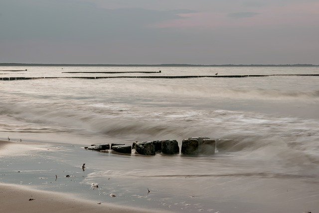 Téléchargement gratuit de la côte de la plage pour mettre en scène les vagues de la mer image gratuite à éditer avec l'éditeur d'images en ligne gratuit GIMP