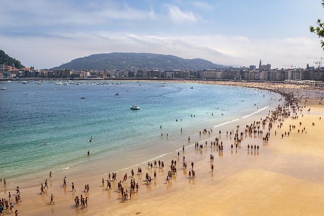 Бесплатно скачать пляж люди побережье береговая линия берег бесплатно изображение для редактирования с помощью бесплатного онлайн-редактора изображений GIMP
