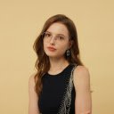Beautiful, active young girl  screen for extension Chrome web store in OffiDocs Chromium