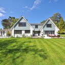 Beautiful house with large yard  screen for extension Chrome web store in OffiDocs Chromium