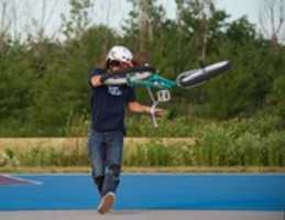 Téléchargez gratuitement une photo ou une image gratuite de Bike Toss à modifier avec l'éditeur d'images en ligne GIMP