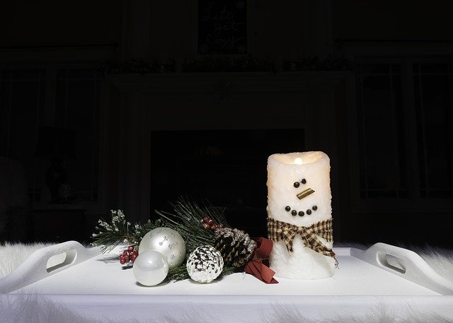הורדה בחינם של Black Background Snowman Candle תבנית תמונה בחינם לעריכה עם עורך התמונות המקוון GIMP