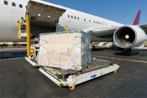 സൗജന്യ ഡൗൺലോഡ് Bluebird Aviation Corrosives Cargo Service സൗജന്യ ഫോട്ടോയോ ചിത്രമോ GIMP ഓൺലൈൻ ഇമേജ് എഡിറ്റർ ഉപയോഗിച്ച് എഡിറ്റ് ചെയ്യണം