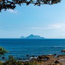 Blue sea and volcano  screen for extension Chrome web store in OffiDocs Chromium