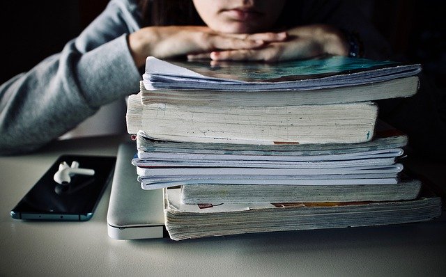 Free download books pile education school lesson free picture to be edited with GIMP free online image editor