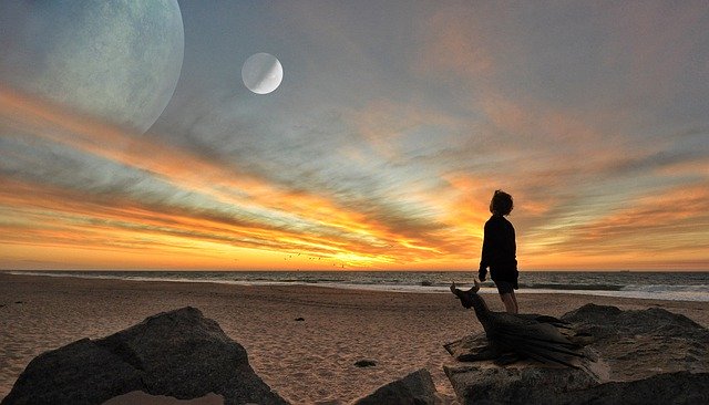 قم بتنزيل صورة Boy dragon beach planet moon مجانًا ليتم تحريرها باستخدام محرر الصور المجاني عبر الإنترنت من GIMP