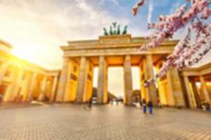 Free download brandenburger_tor_fruehling_650696492_gettyimages_sborisov free photo or picture to be edited with GIMP online image editor