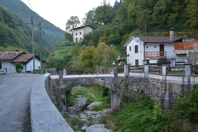 Téléchargement gratuit pont torrent montagne image gratuite à éditer avec l'éditeur d'images en ligne gratuit GIMP