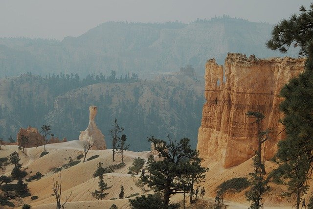 Téléchargement gratuit d'une image gratuite de brouillard de paysage de Bryce Canyon à modifier avec l'éditeur d'images en ligne gratuit GIMP