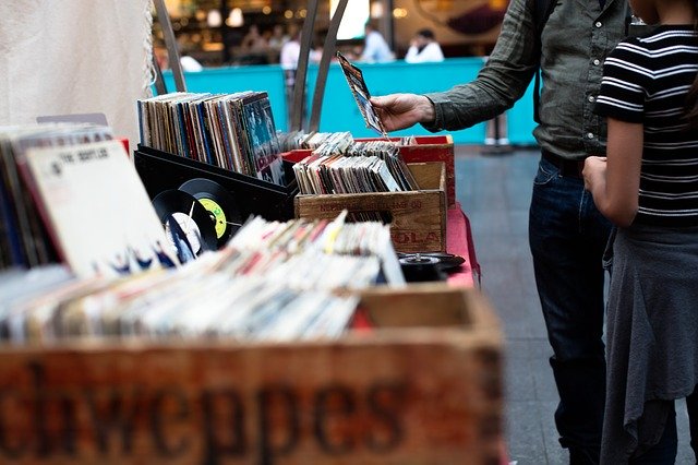 دانلود رایگان کسب و کار خرید سی دی مرد بازار موسیقی عکس رایگان برای ویرایش با ویرایشگر تصویر آنلاین رایگان GIMP