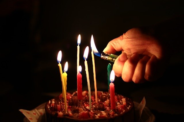 دانلود رایگان قالب عکس Cake Candle Hand The Light Of A برای ویرایش با ویرایشگر تصویر آنلاین GIMP