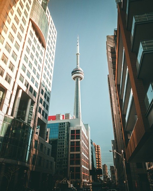 Descarga gratis la imagen gratuita de canada cn tower toronto para editar con el editor de imágenes en línea gratuito GIMP