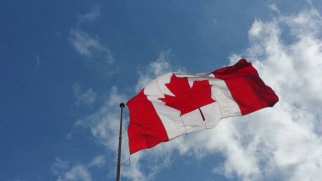 Bezpłatne pobieranie Canadian Flag Canada - bezpłatne zdjęcie lub obraz do edycji za pomocą internetowego edytora obrazów GIMP