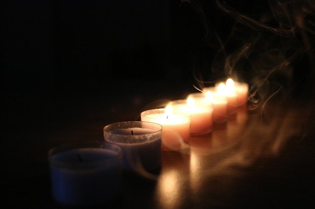 Download gratuito Candle Candlelight Smoke: foto o immagine gratuita da modificare con l'editor di immagini online GIMP