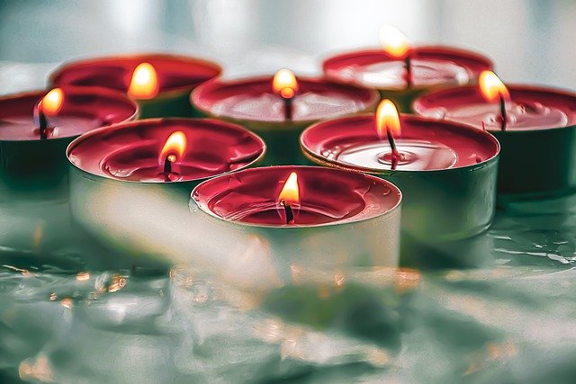 Kostenloser Download Kerzen Teelichter Kerzenlicht Kostenloses Bild, das mit dem kostenlosen Online-Bildeditor GIMP bearbeitet werden kann