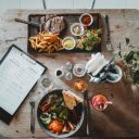 captures a perfectly arranged dinner setting  screen for extension Chrome web store in OffiDocs Chromium