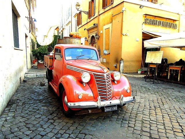 Free download car rome house en route italy red free picture to be edited with GIMP free online image editor