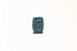 ດາວໂຫຼດຟຣີ Cartouche Amulet Incribed with the Name Menkheperre free photo or picture to be edited with GIMP online image editor