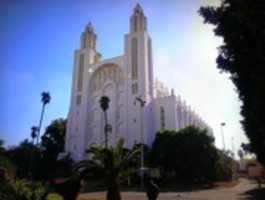 Kostenloser Download Casablanca Cathedral The Cathedral With Unique Architecture 1 kostenloses Foto oder Bild zur Bearbeitung mit GIMP Online-Bildbearbeitung