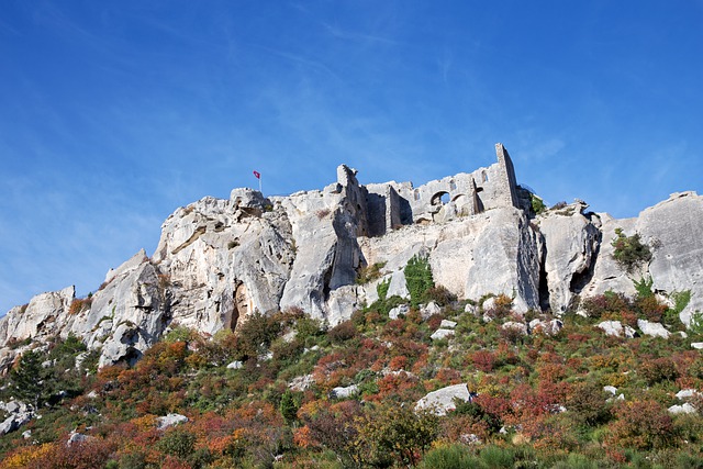 دانلود رایگان عکس کوه درختچه های بالای تپه قلعه برای ویرایش با ویرایشگر تصویر آنلاین رایگان GIMP