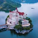 Castle wallpaper in the middle of the lake  screen for extension Chrome web store in OffiDocs Chromium