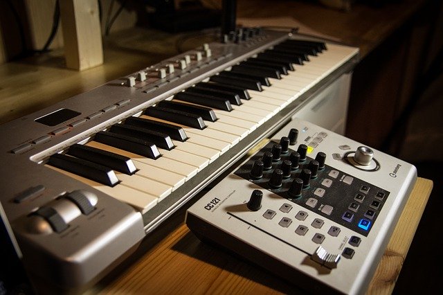 Free download cc 121 cubase controller cubase free picture to be edited with GIMP free online image editor