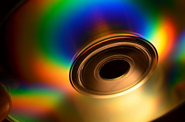 הורדה חינם CD CD ROM מחשב דיסק כונן קשיח תמונה לעריכה חינם עם עורך תמונות מקוון GIMP בחינם