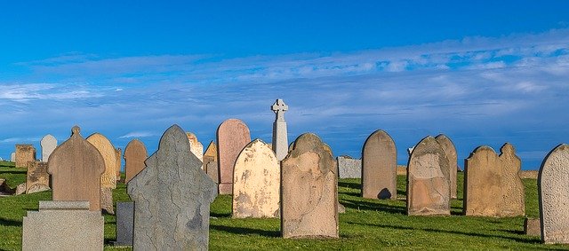 Gratis download Cemetery Sky Grave Stones - gratis foto of afbeelding die kan worden bewerkt met de online afbeeldingseditor van GIMP