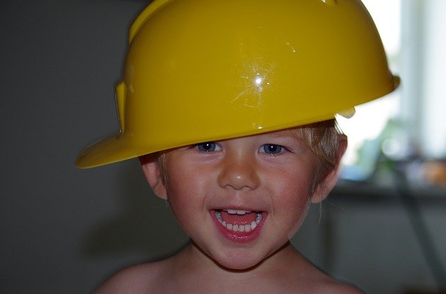 Muat turun percuma templat foto percuma Child Build Boy untuk diedit dengan editor imej dalam talian GIMP