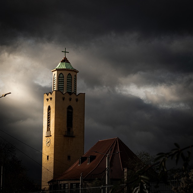 GIMP ücretsiz çevrimiçi resim düzenleyiciyle düzenlenecek ücretsiz indir kilise kulesi dini ışık ücretsiz resmi